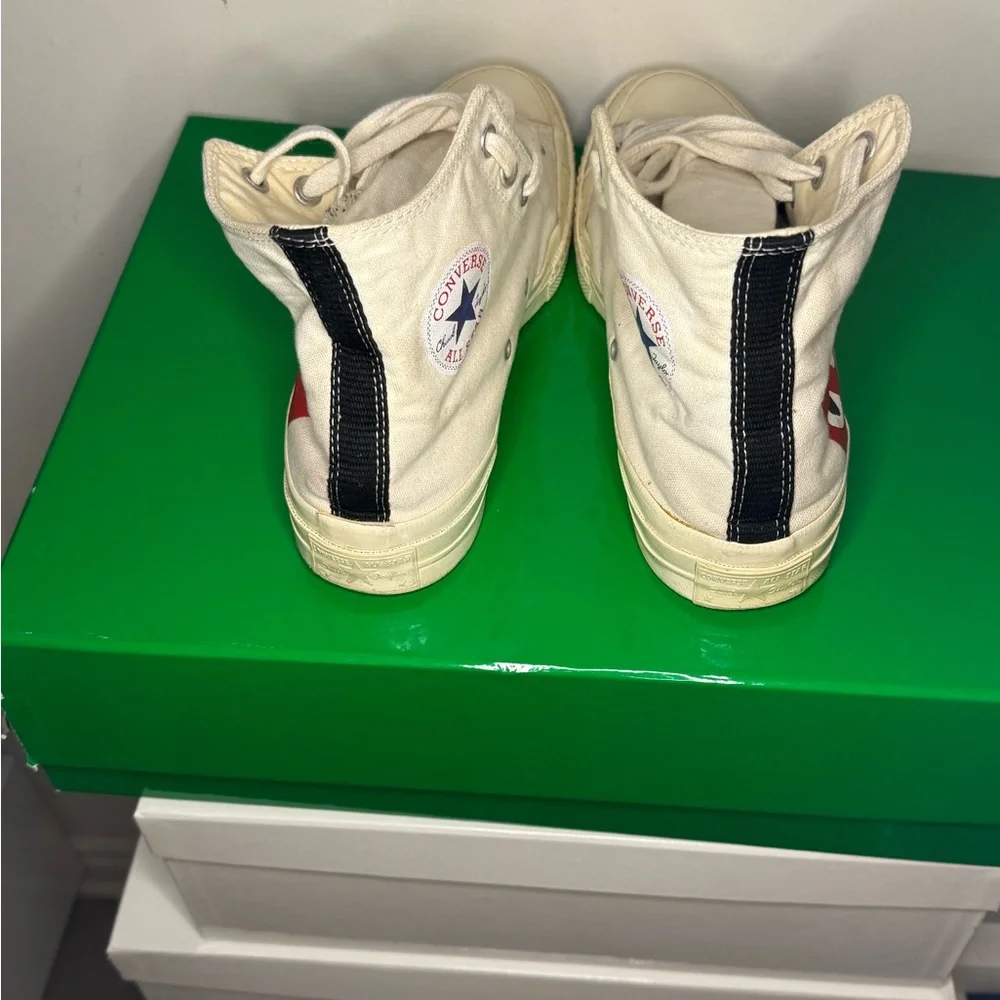 Comme des Garçon Play White High-Top Sneakers wit Red Heart sold as is size 9US - Picture 3 of 6